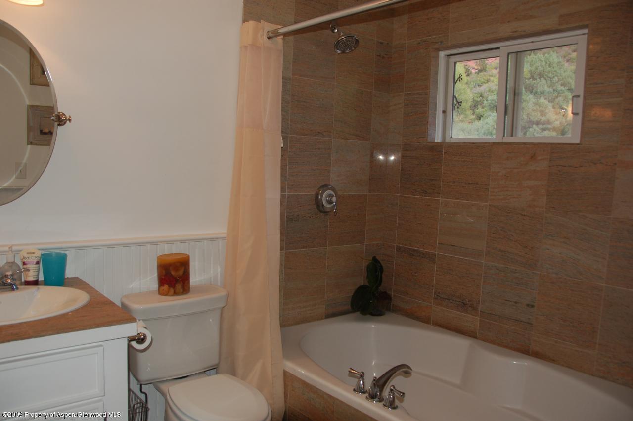 289 7 Oaks Road Carbondale, CO 81623 - Photo 7 of 22 Master Bath
