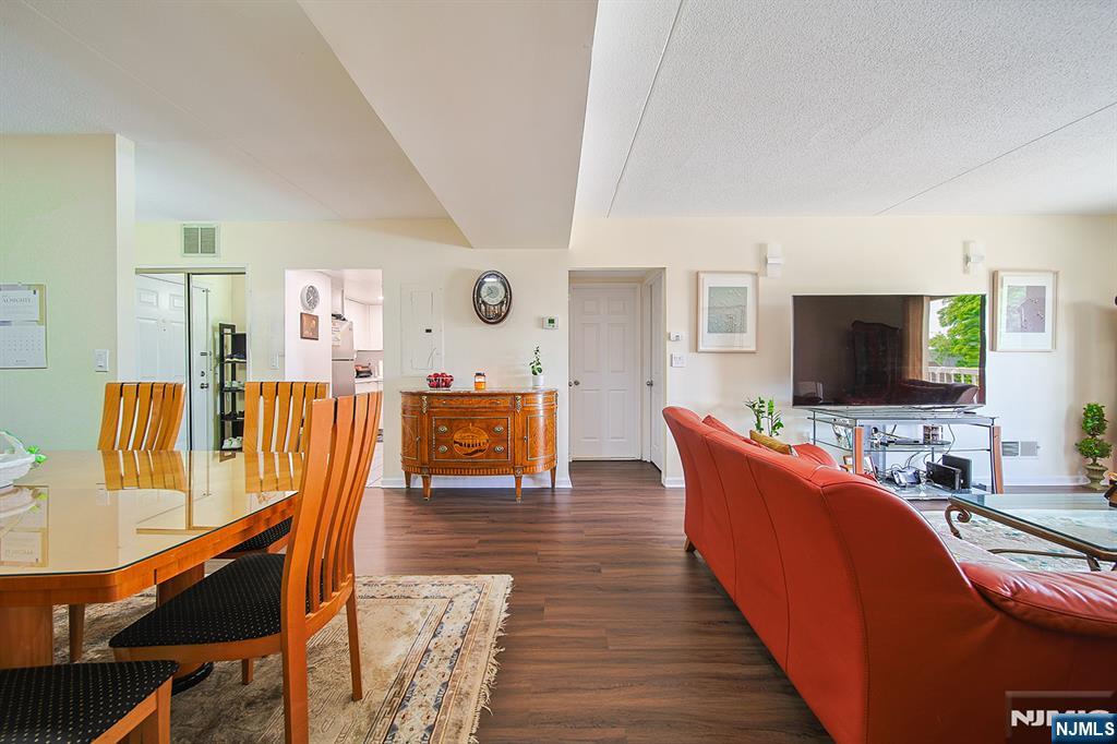 38 Moonachie Road, Unit 402 Hackensack, NJ 07601 - Photo 8 of 27