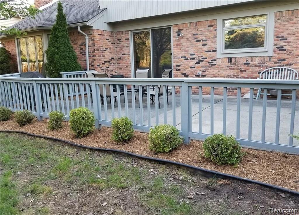 3120 Burlington Drive Rochester, MI 48306 - Photo 3 of 47