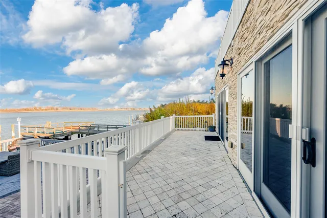 $3,470,000 | 2004 Bay Boulevard, Atlantic Beach, NY 11509
