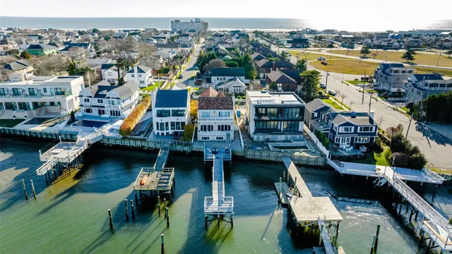 $3,470,000 | 2004 Bay Boulevard, Atlantic Beach, NY 11509