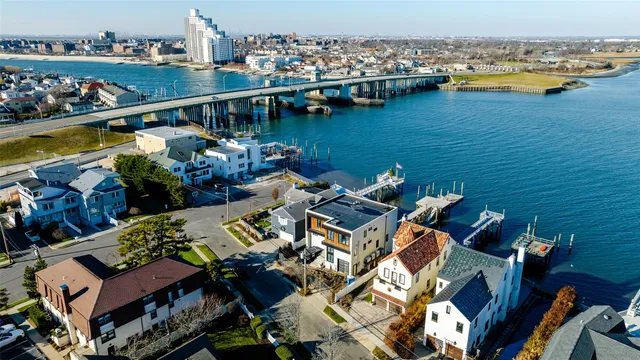 $3,470,000 | 2004 Bay Boulevard, Atlantic Beach, NY 11509