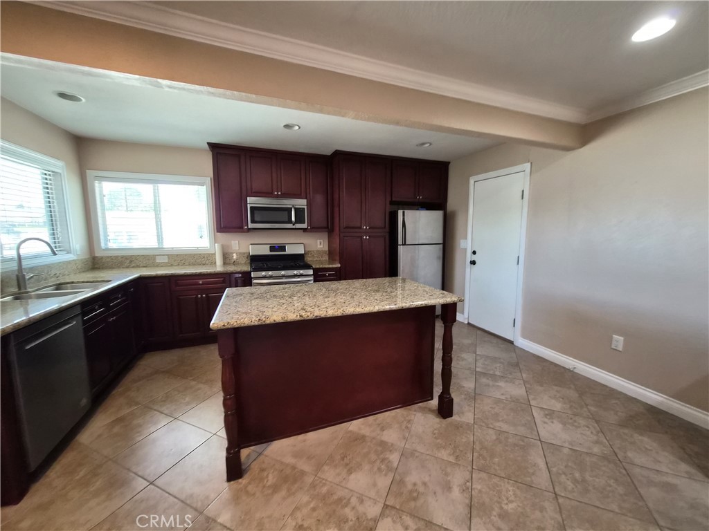 3554 Royal Simi Valley, CA 93063 - Photo 8 of 13 Gallery Image 8