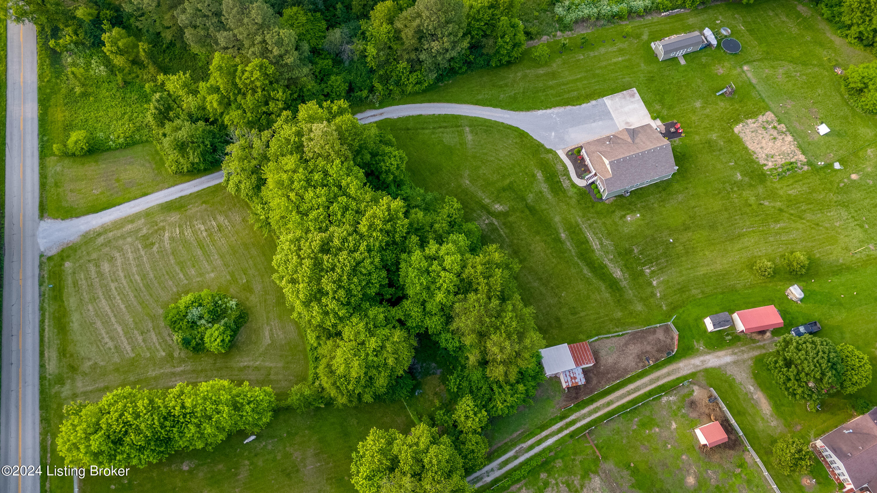 1446 Lucas Road Smithfield, KY 40068 - Photo 5 of 51 DJI_20240524193542_0040_D-HDR-Edit