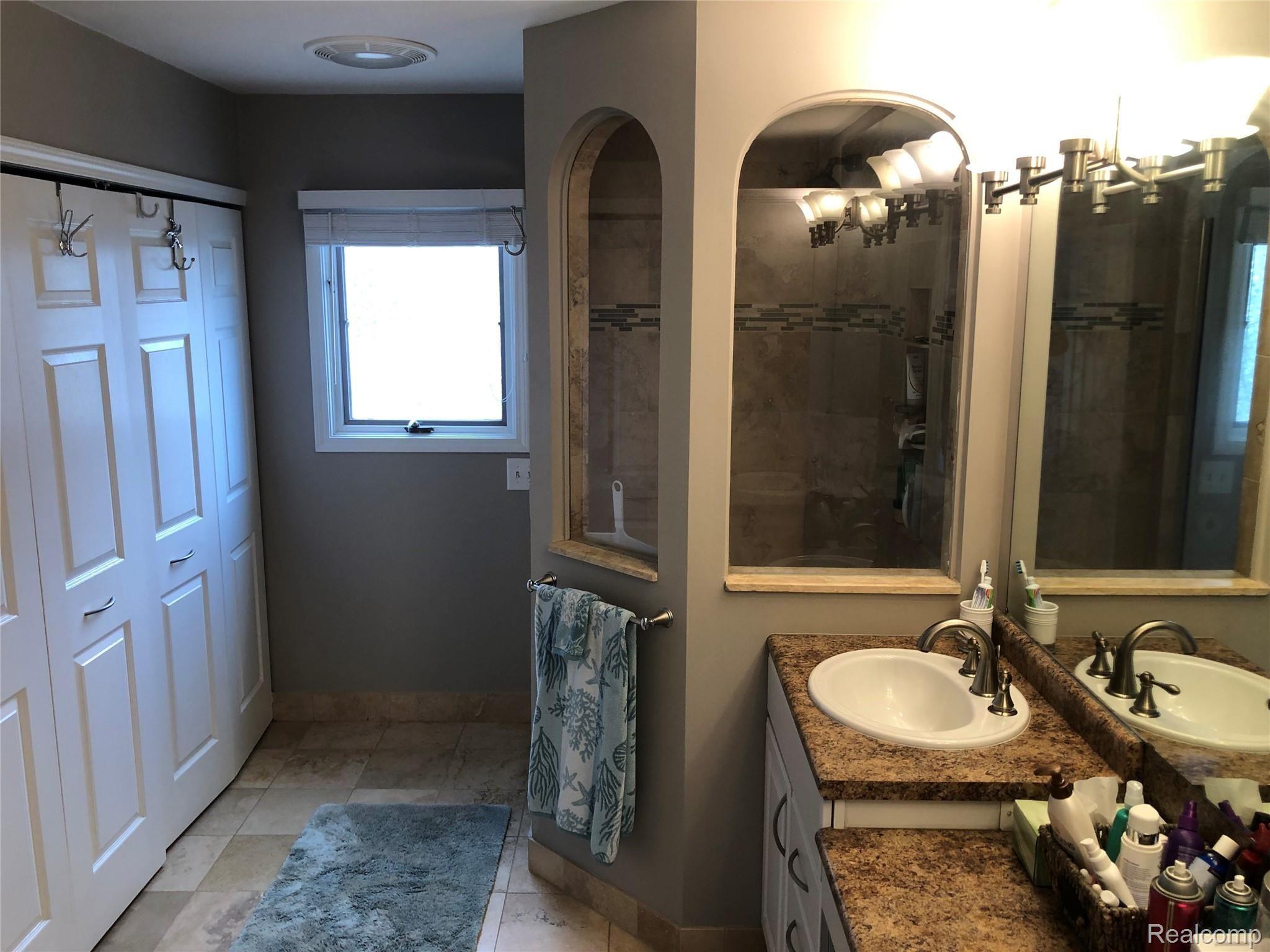 3439 Vardon Drive Rochester, MI 48307 - Photo 19 of 21 IMG_7657.jpeg