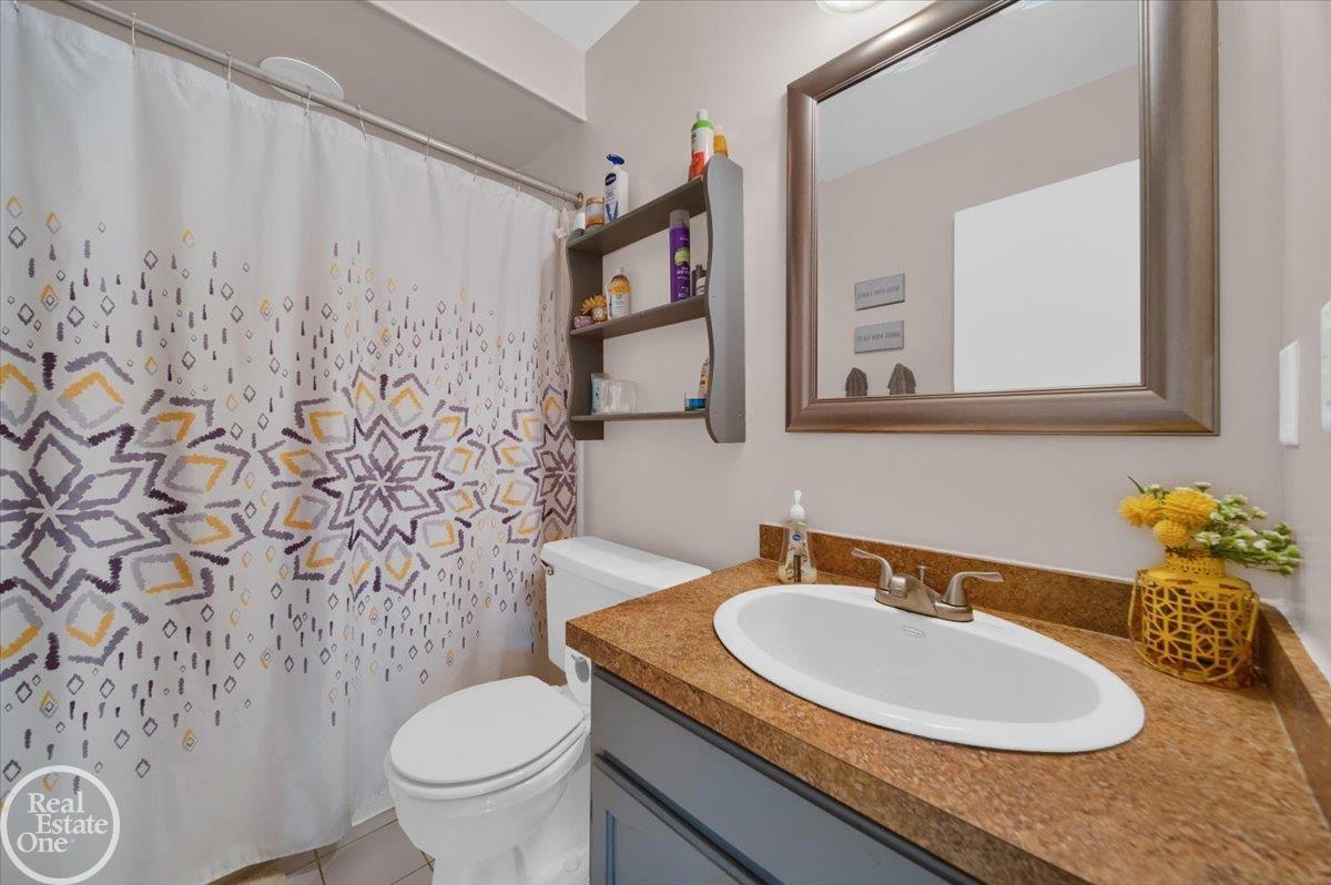 2507 Lindell Road Sterling Heights, MI 48310 - Photo 23 of 32