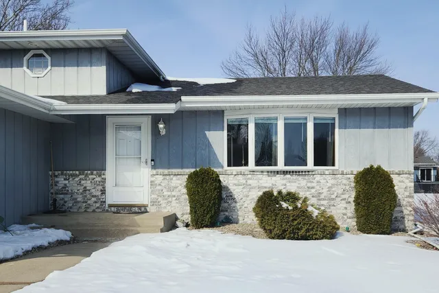 $354,900 | 3093 Fairhaven Circle, Crown Point, IN 46307