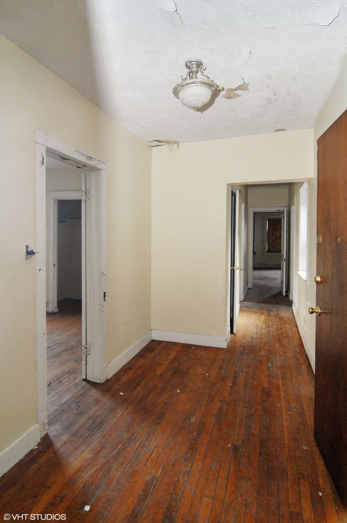 6219 South Rhodes Avenue Chicago, IL 60637 - Photo 2 of 12