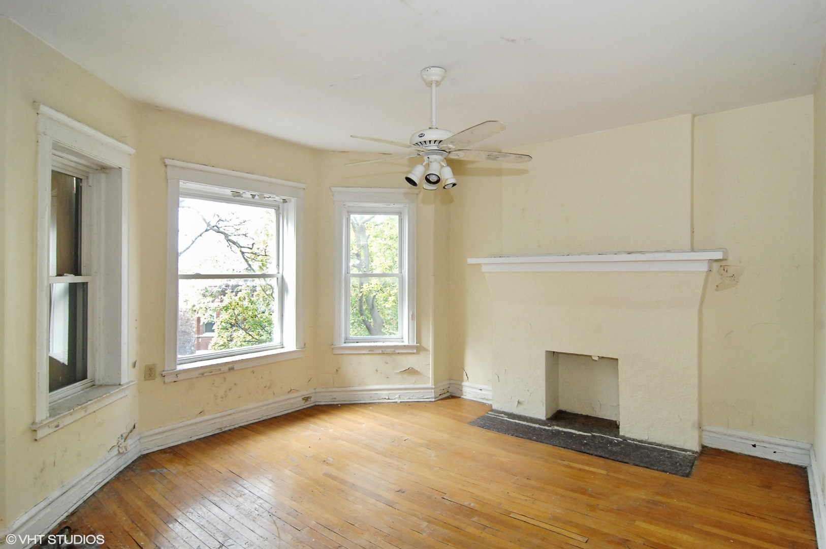 6219 South Rhodes Avenue Chicago, IL 60637 - Photo 3 of 12