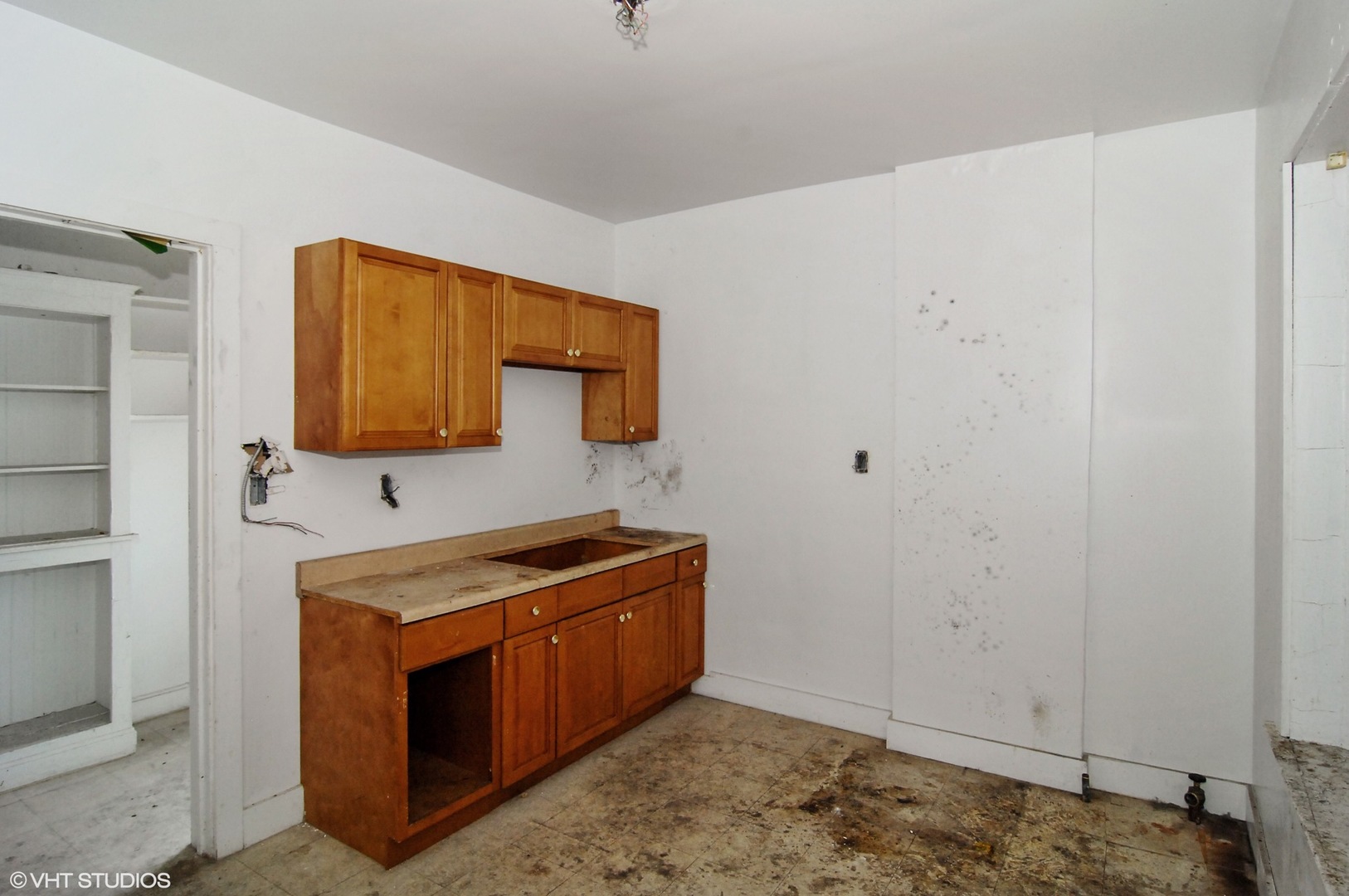 6219 South Rhodes Avenue Chicago, IL 60637 - Photo 4 of 12