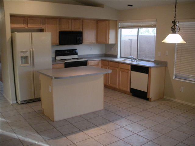 4733 East Jaeger Road Phoenix, AZ 85050 - Photo 2 of 8 Kitchen