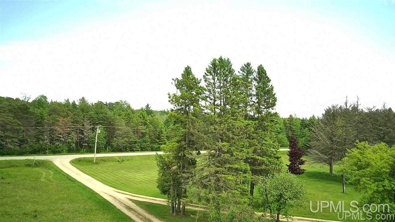 10077 R 9 Lane Gladstone, MI 49837 - Photo 11 of 48