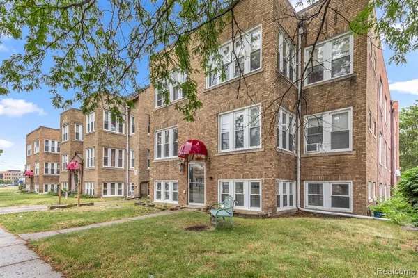 $1,499 | 1315 Monroe Street, Unit #32, Dearborn, MI 48124
