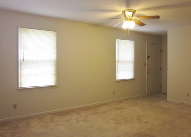 242 Wolfe Lane Inman, SC 29349 - Photo 4 of 17