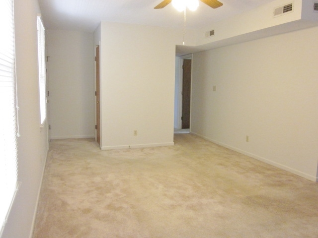 242 Wolfe Lane Inman, SC 29349 - Photo 5 of 17