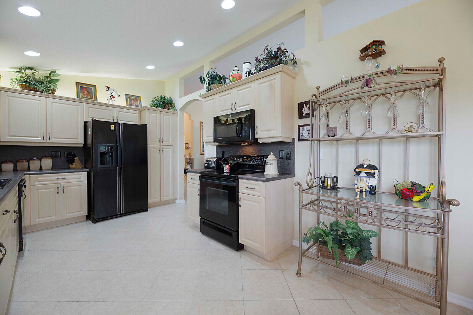 6854 Rienzo Street Lake Worth, FL 33467 - Photo 14 of 35 24_6854_Rienzo_St24_mls