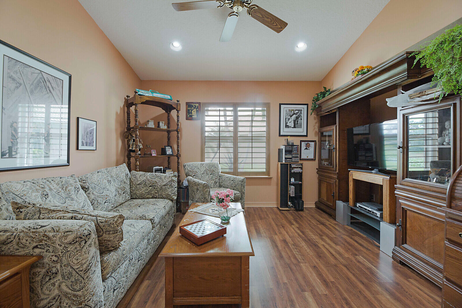 6854 Rienzo Street Lake Worth, FL 33467 - Photo 6 of 35 34_6854_Rienzo_St34_mls