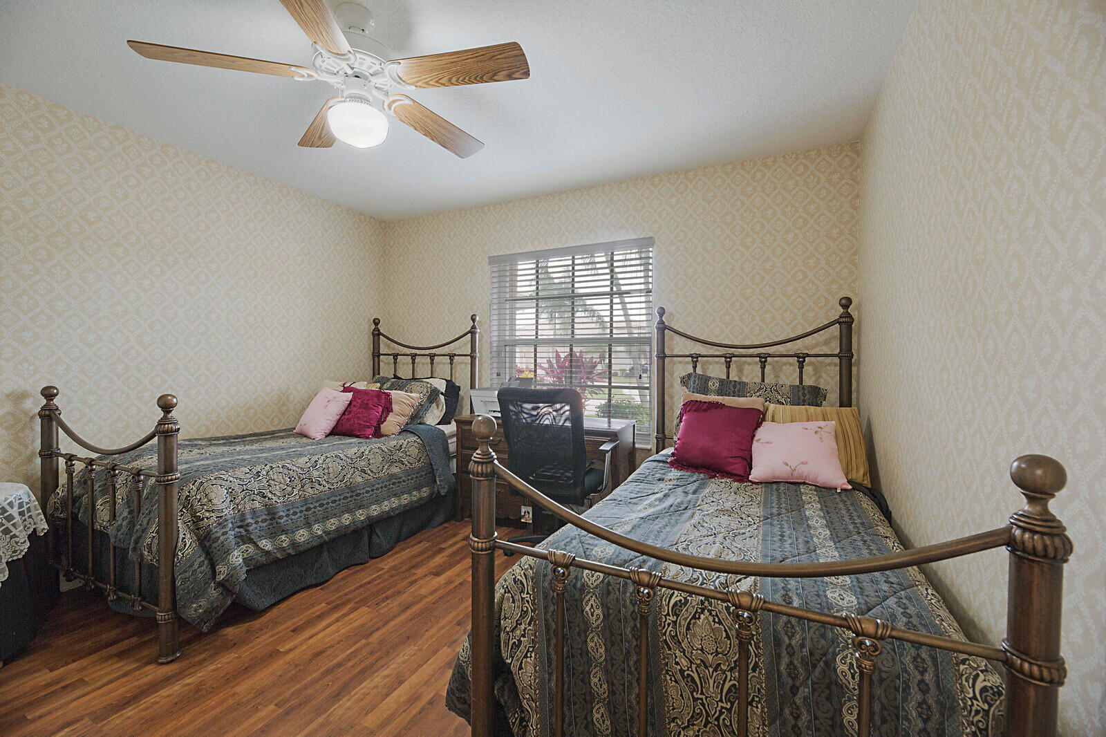 6854 Rienzo Street Lake Worth, FL 33467 - Photo 8 of 35 35_6854_Rienzo_St35_mls