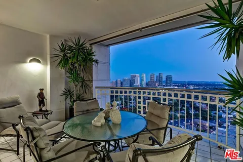 $3,695,000 | 10380 Wilshire Boulevard, Unit 1703, Los Angeles, CA 90024