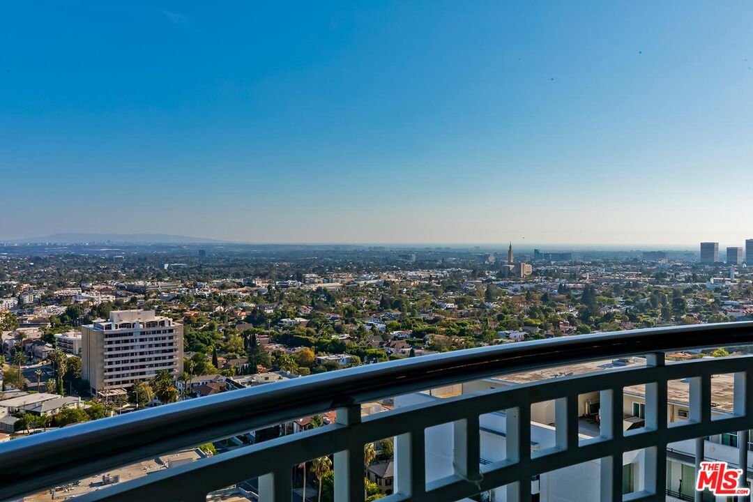 10380 Wilshire Boulevard, Unit 1703 Los Angeles, CA 90024 - Photo 19 of 34 a view of city from a balcony