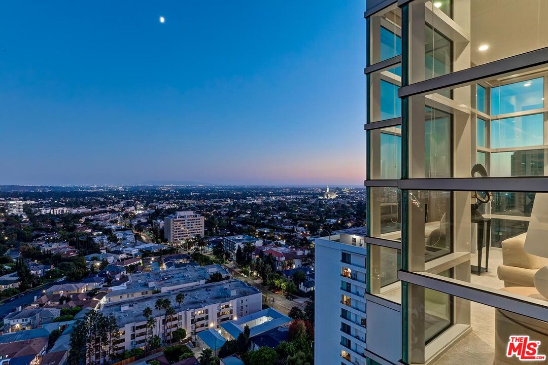 10380 Wilshire Boulevard, Unit 1703 Los Angeles, CA 90024 - Photo 34 of 34 an aerial view of multiple house