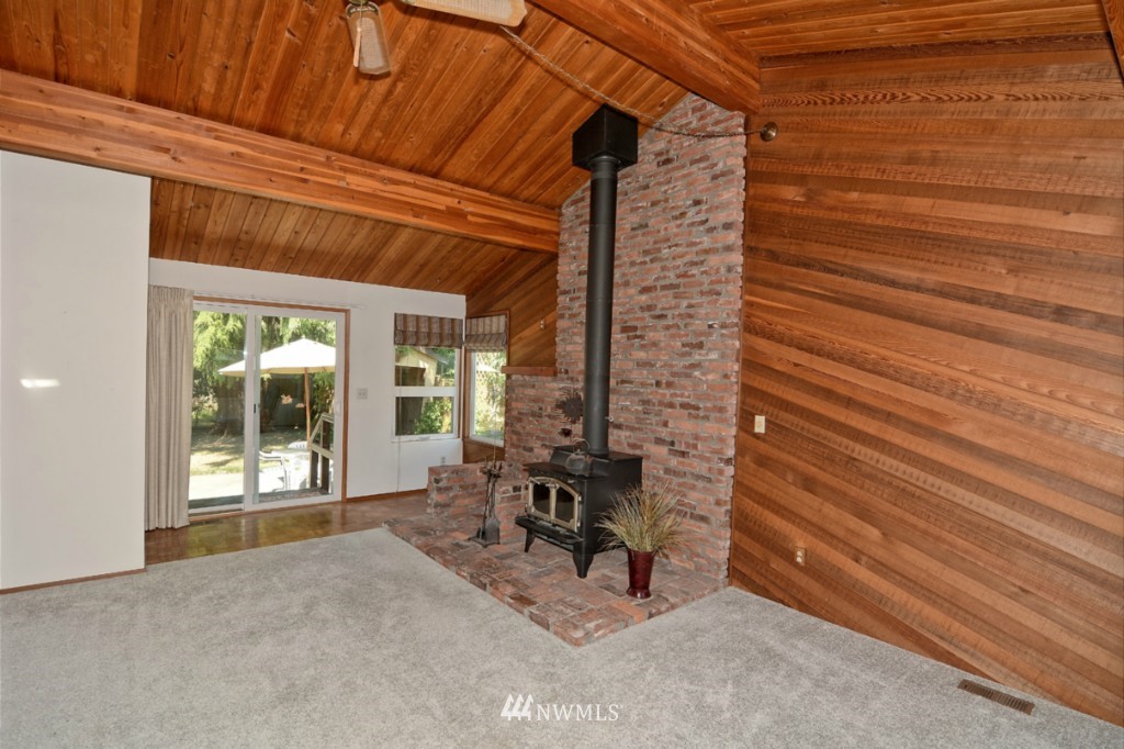 8409 200th Street Southwest Edmonds, WA 98026 - Photo 4 of 20