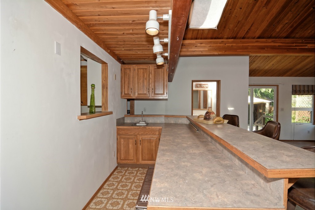 8409 200th Street Southwest Edmonds, WA 98026 - Photo 7 of 20