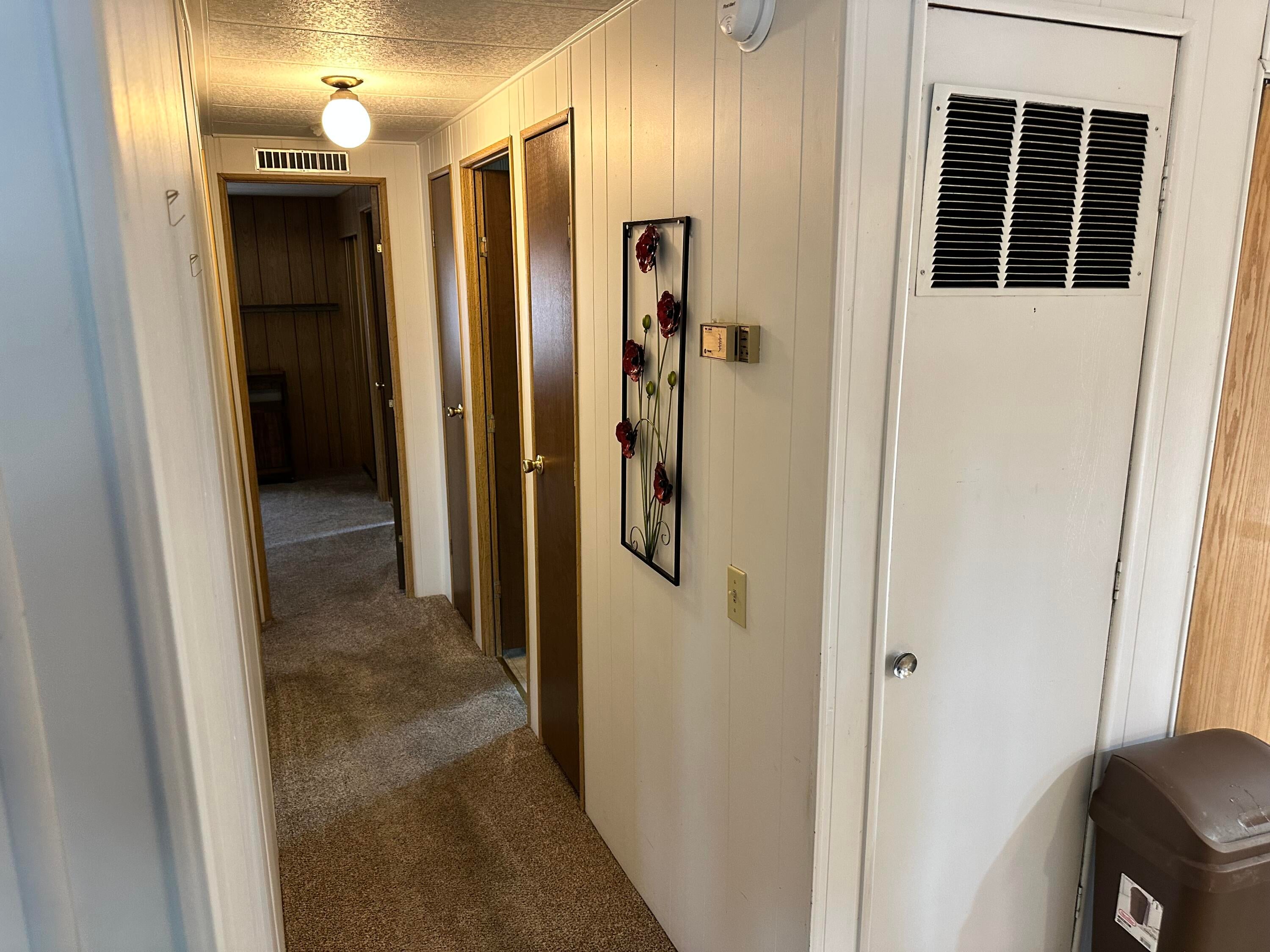 2252 West Table Rock Road, Unit 207 Medford, OR 97501 - Photo 25 of 39 Hallway