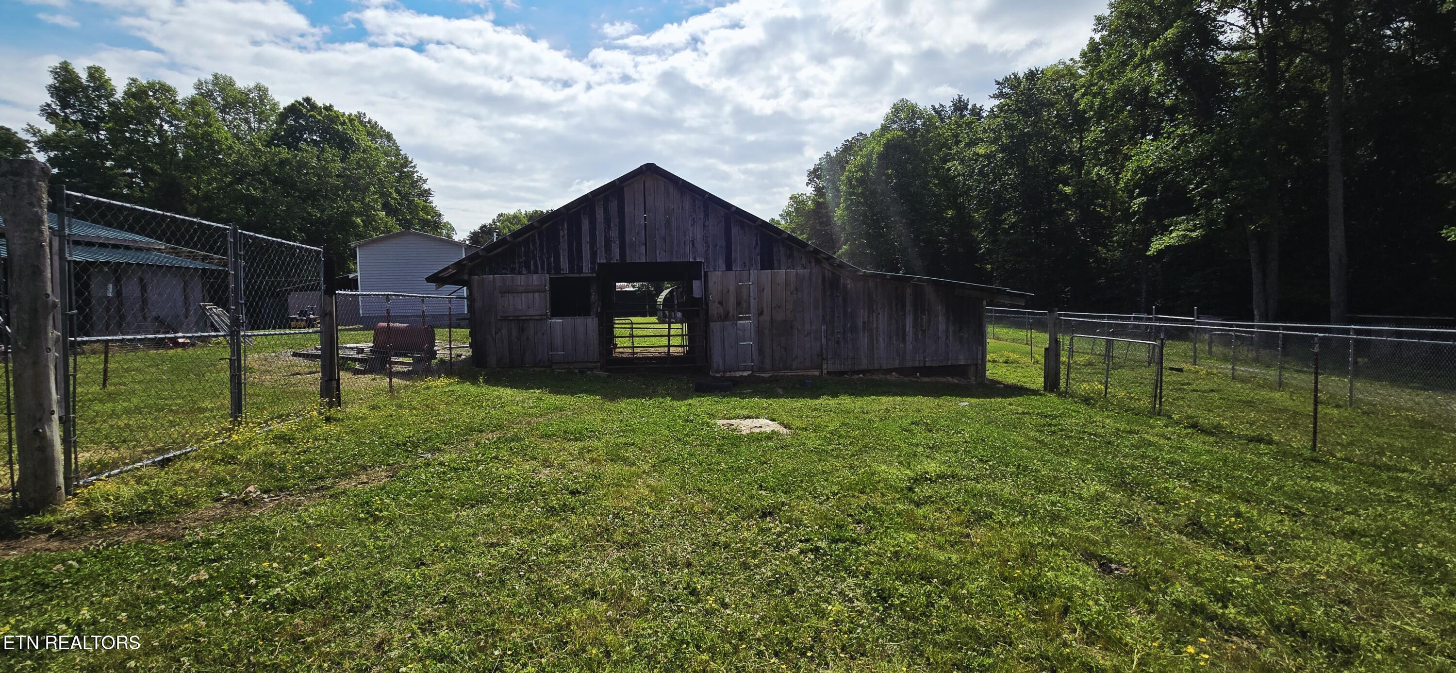 204 Honey Creek Loop Road Allardt, TN 38504 - Photo 6 of 59 20260509_094901