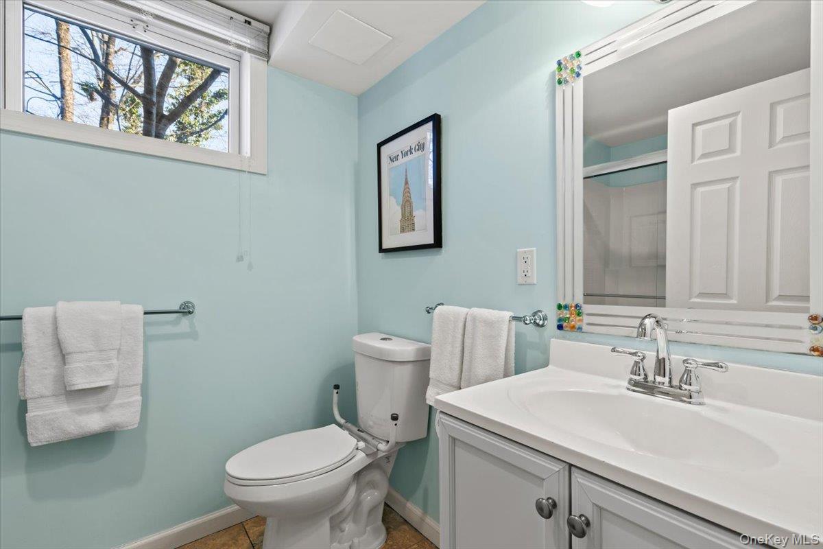 196 Old Army Road Scarsdale, NY 10583 - Photo 20 of 33 Full bath on lower level enhances flexibility