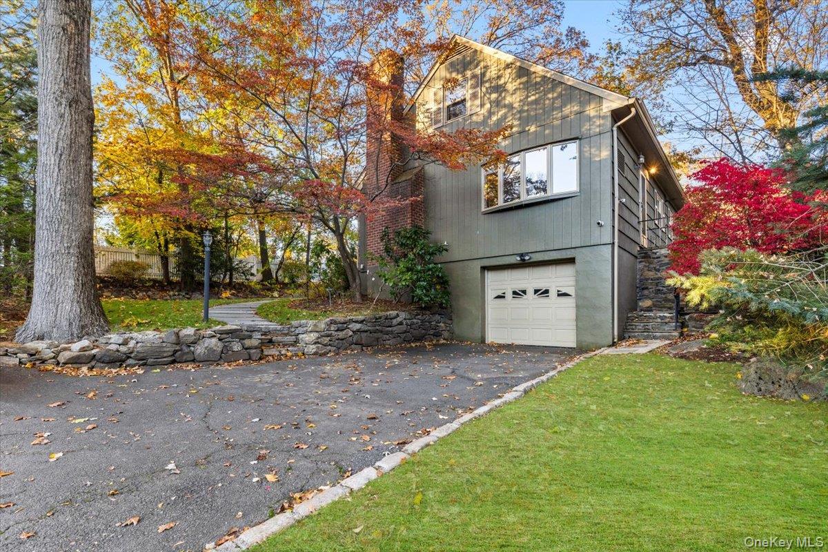 196 Old Army Road Scarsdale, NY 10583 - Photo 26 of 33 Driveway access via Doris Drive