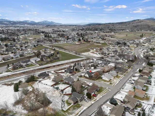 $599,900 | 18608 East Lindsay Lane, Greenacres, WA 99016