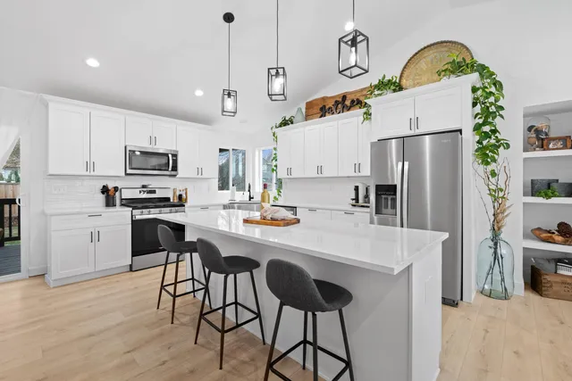 $599,900 | 18608 East Lindsay Lane, Greenacres, WA 99016