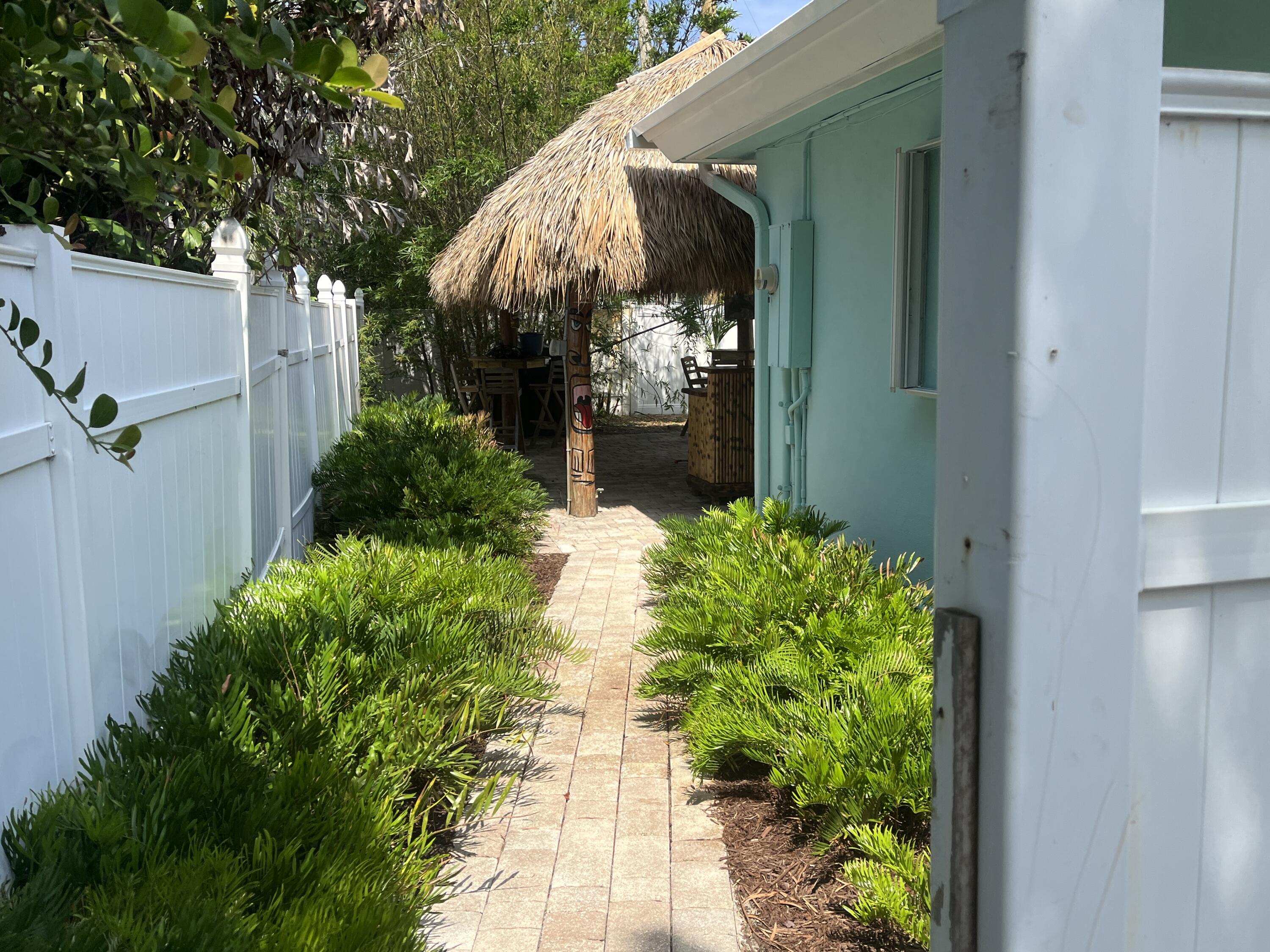 2110 Northeast 4th Avenue Boca Raton, FL 33431 - Photo 3 of 12 IMG_4627