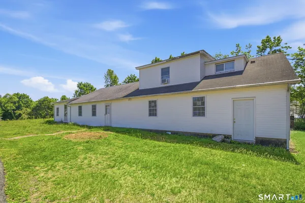 $2,200 | 85 Hicock Drive, Unit D, Southbury, CT 06488