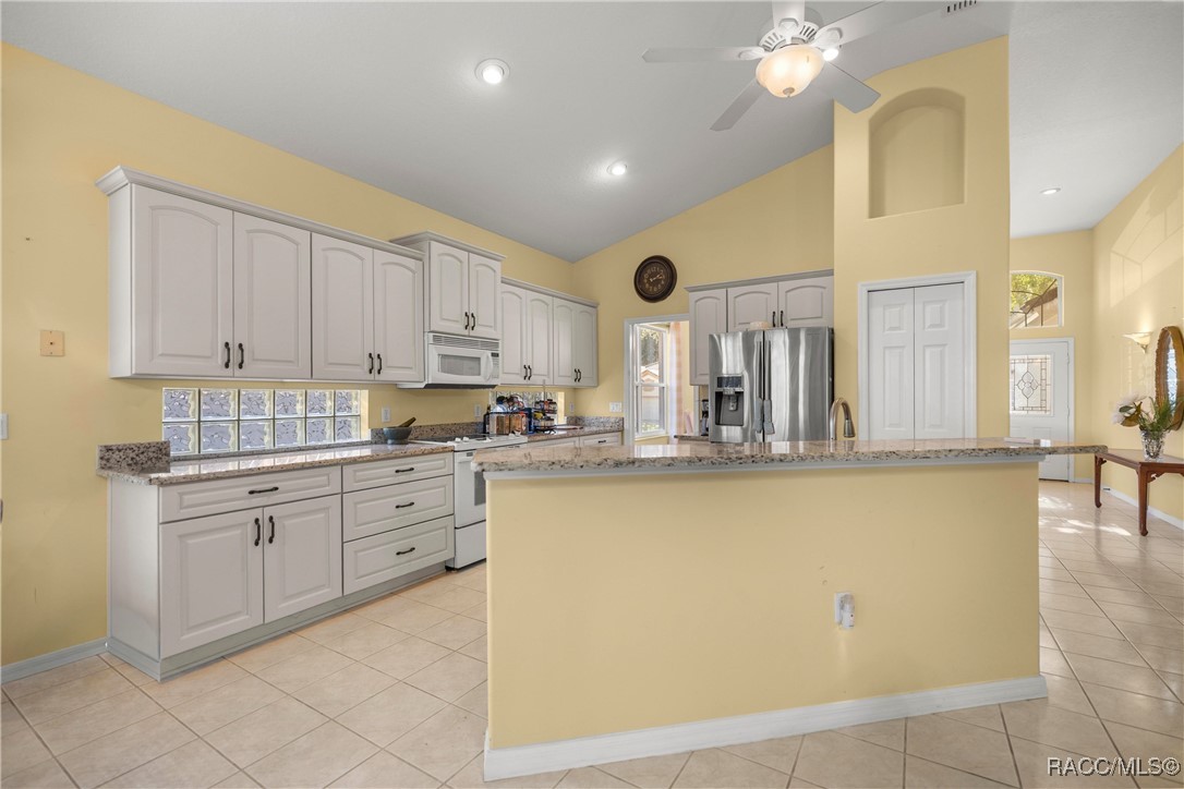 389 West Doerr Path Hernando, FL 34442 - Photo 14 of 84
