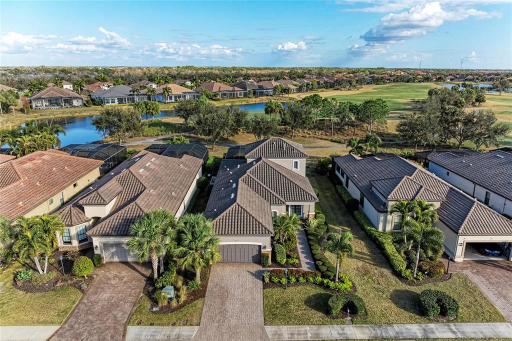 4921 Napoli Run Lakewood Ranch, FL 34211 - Photo 1 of 91