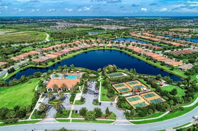 $1,139,000 | 4921 Napoli Run, Lakewood Ranch, FL 34211