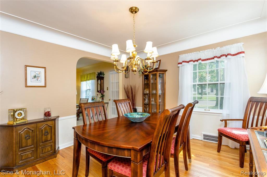 415 Maison Road Grosse Pointe Farms, MI 48236 - Photo 9 of 50