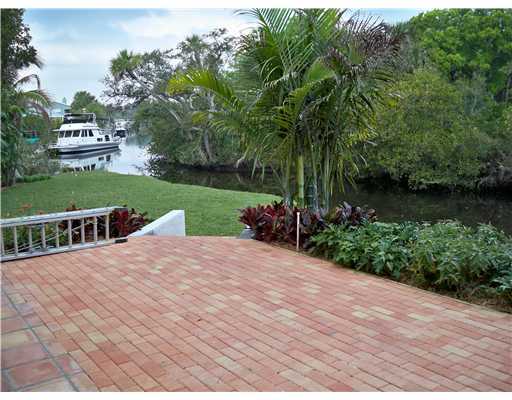 595 Southeast Salerno Road Stuart, FL 34997 - Photo 6 of 10 Additional Photo