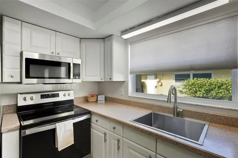 $529,000 | 500 Sanibel Court, Tarpon Springs, FL 34689