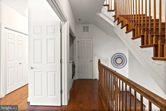 $565,000 | 1254 Harbor Island Walk, Baltimore, MD 21230