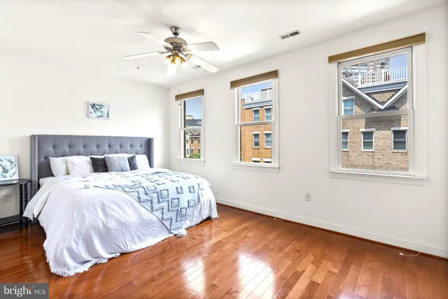 $565,000 | 1254 Harbor Island Walk, Baltimore, MD 21230