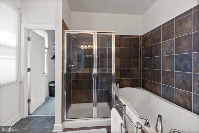 $565,000 | 1254 Harbor Island Walk, Baltimore, MD 21230