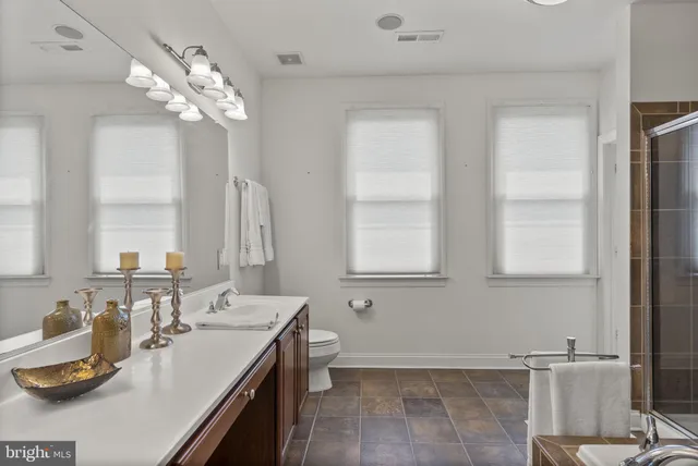 $565,000 | 1254 Harbor Island Walk, Baltimore, MD 21230