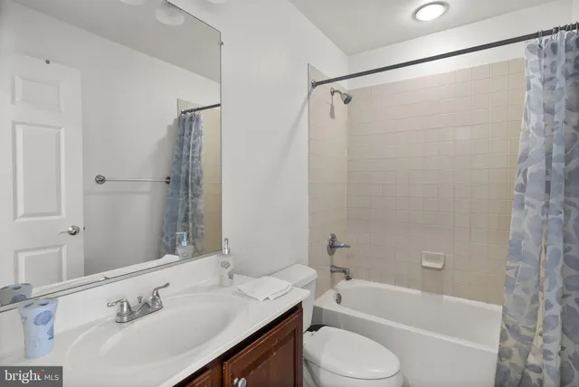 $565,000 | 1254 Harbor Island Walk, Baltimore, MD 21230