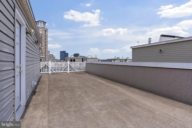 $565,000 | 1254 Harbor Island Walk, Baltimore, MD 21230