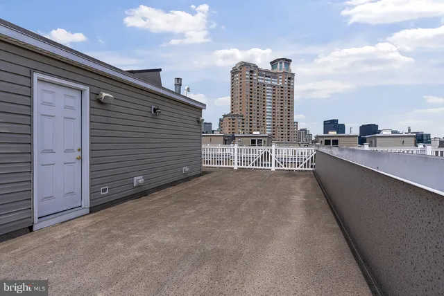 $565,000 | 1254 Harbor Island Walk, Baltimore, MD 21230