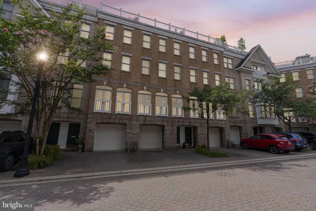 $565,000 | 1254 Harbor Island Walk, Baltimore, MD 21230