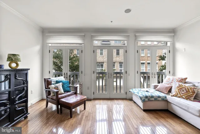 $565,000 | 1254 Harbor Island Walk, Baltimore, MD 21230